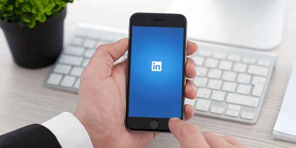 10 must-know LinkedIn profile tips for job seekers [Beginner's Guide]