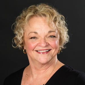Susie Kelley Headshot
