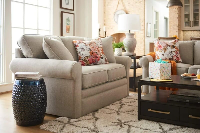 loveseat-text-image-1