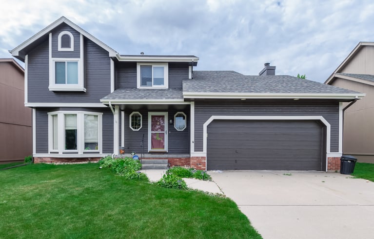 Best Exterior Paint Color Combinations in Omaha, NE