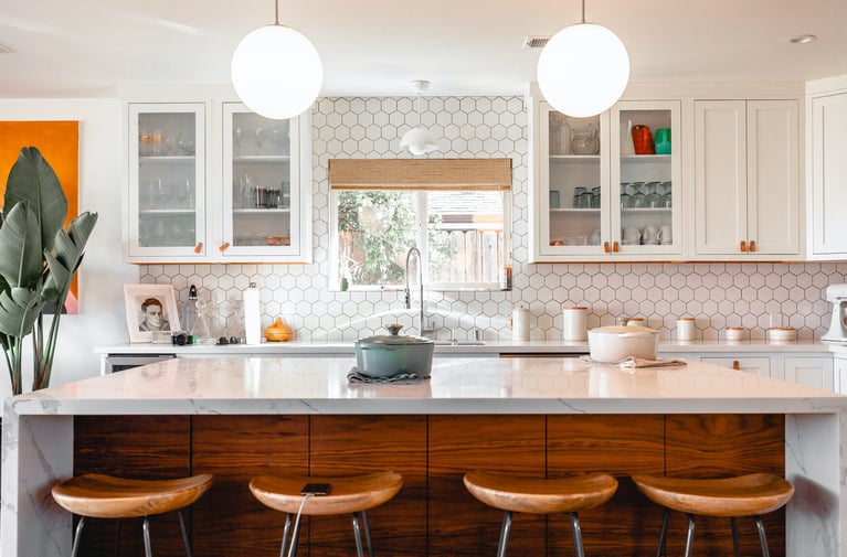 What Kitchen Cabinet Colors Are Timeless in Omaha, NE?