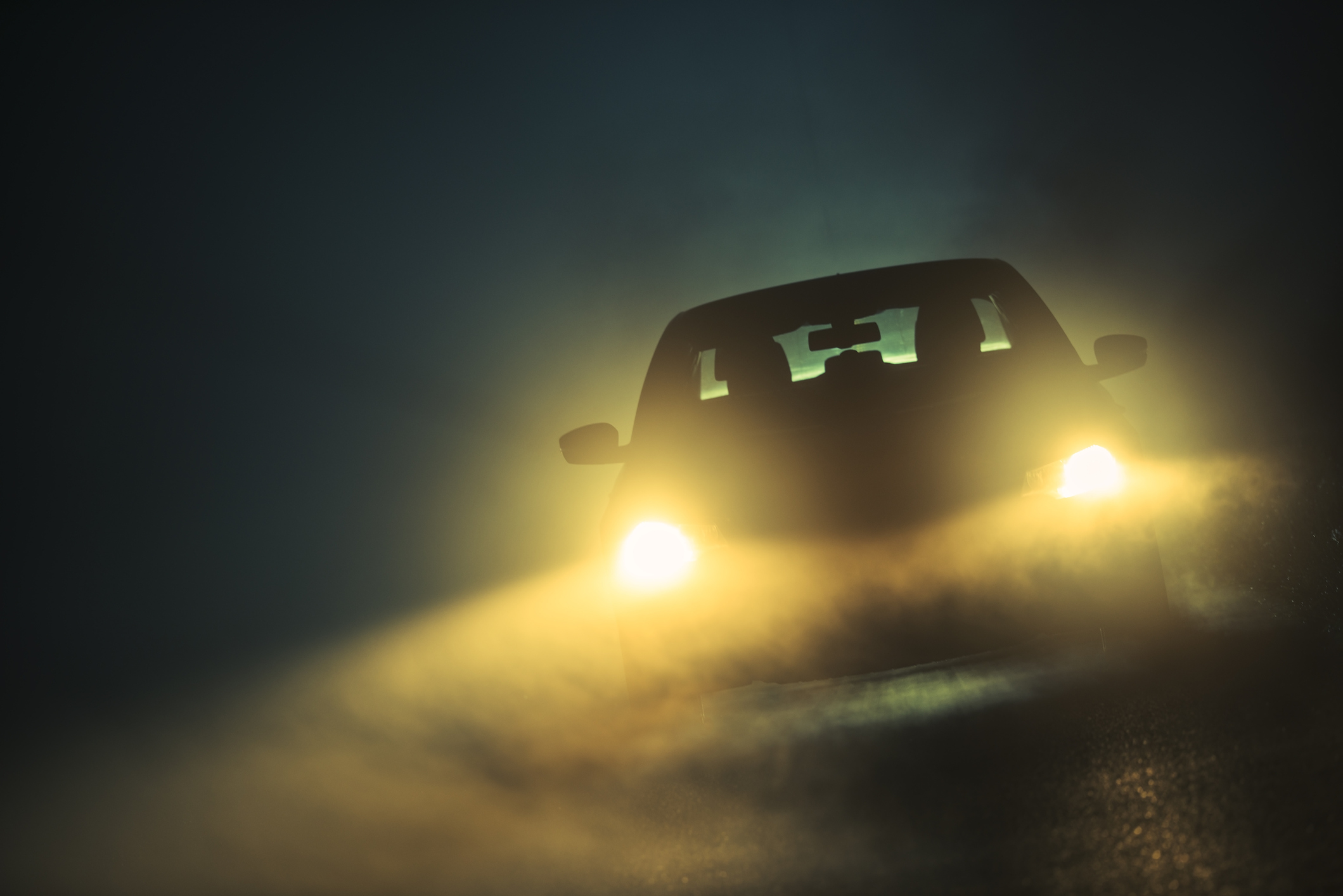 Tips for staying safe while driving in fog