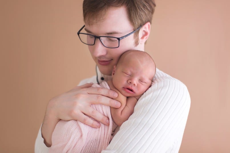 Newborn baby photoshoot with dad