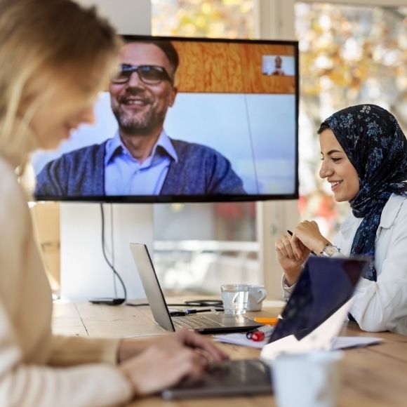 5 herramientas de colaboración para invertir en el trabajo híbrido 