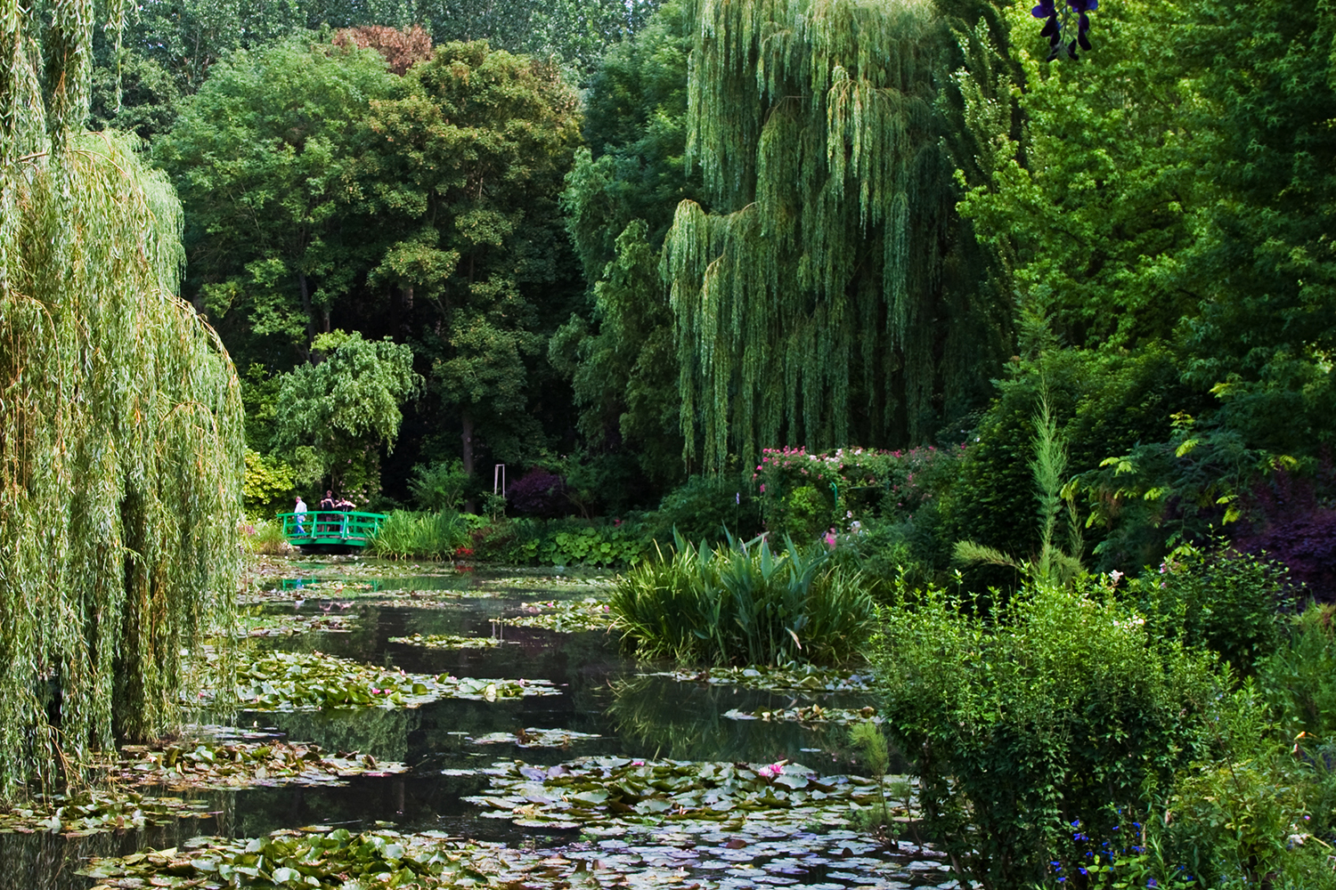 giverny monet gardens shutterstock_36019333 1500x1000