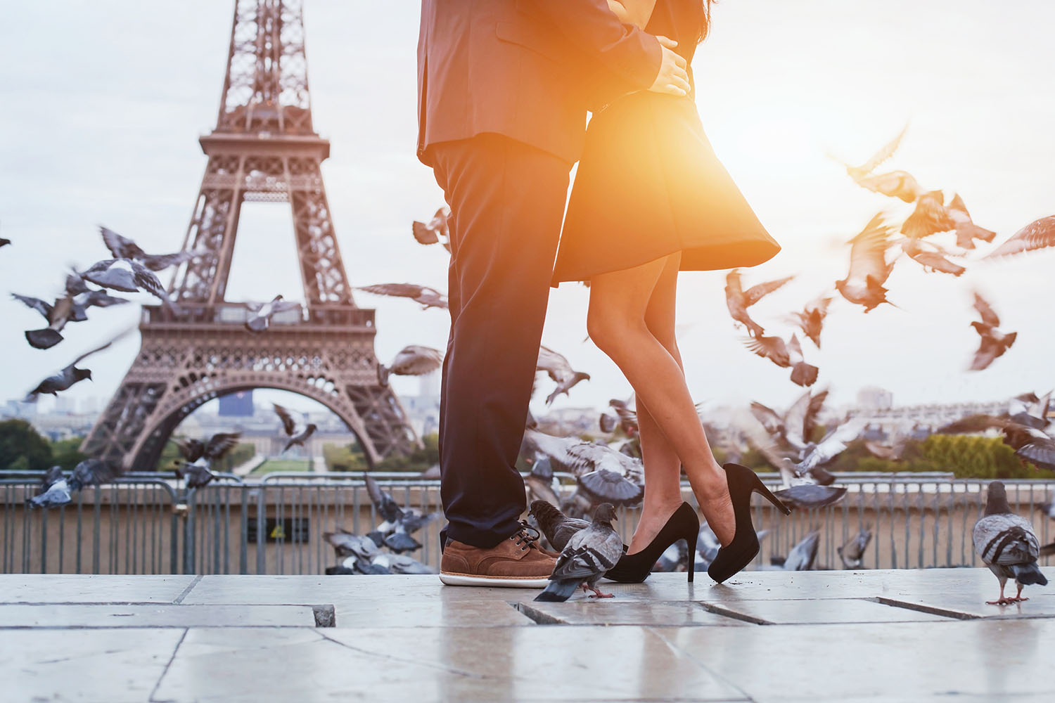paris romance shutterstock_319813007 1500x1000