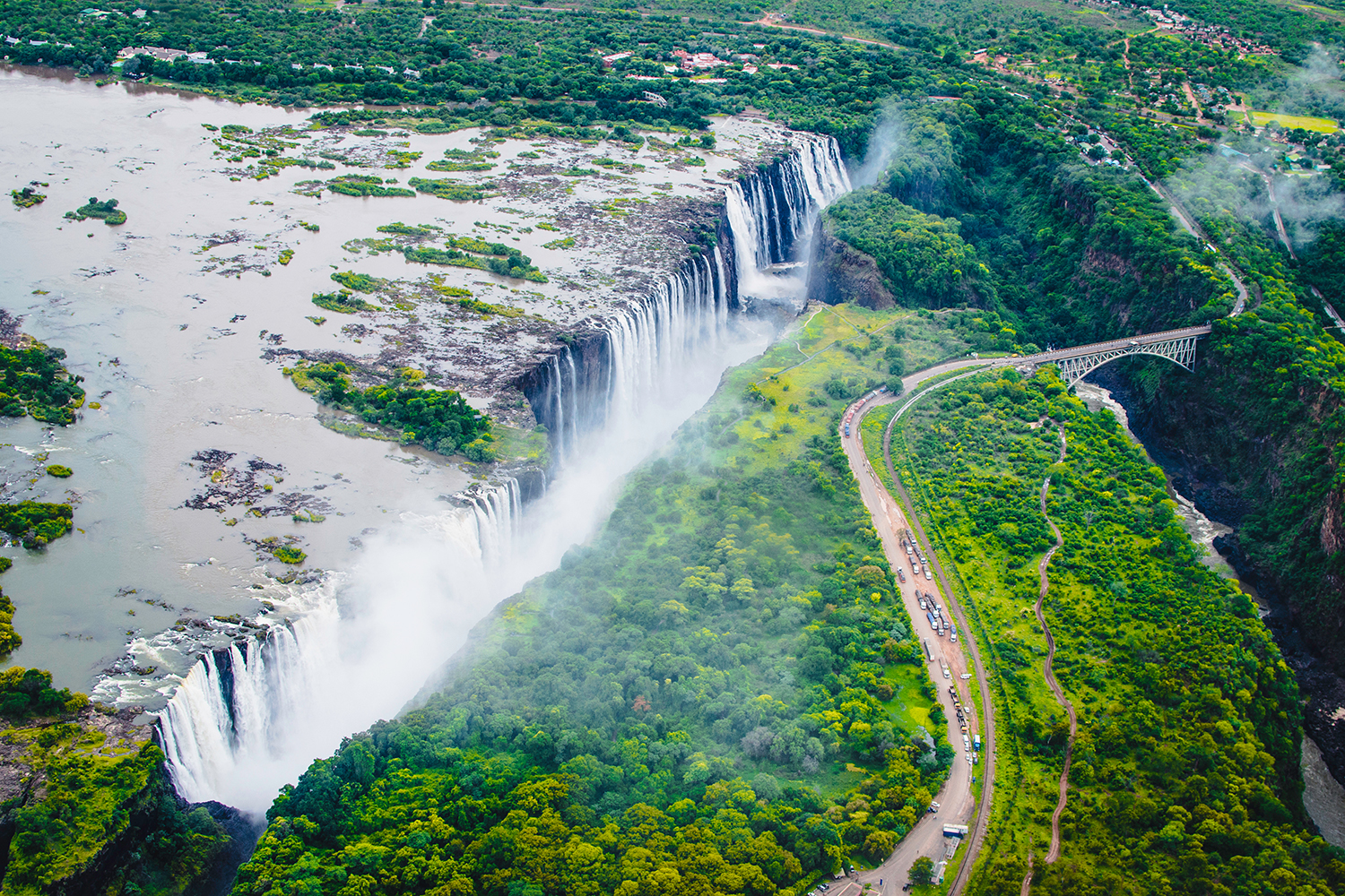 victoria falls shutterstock_1079759933 1500x1000