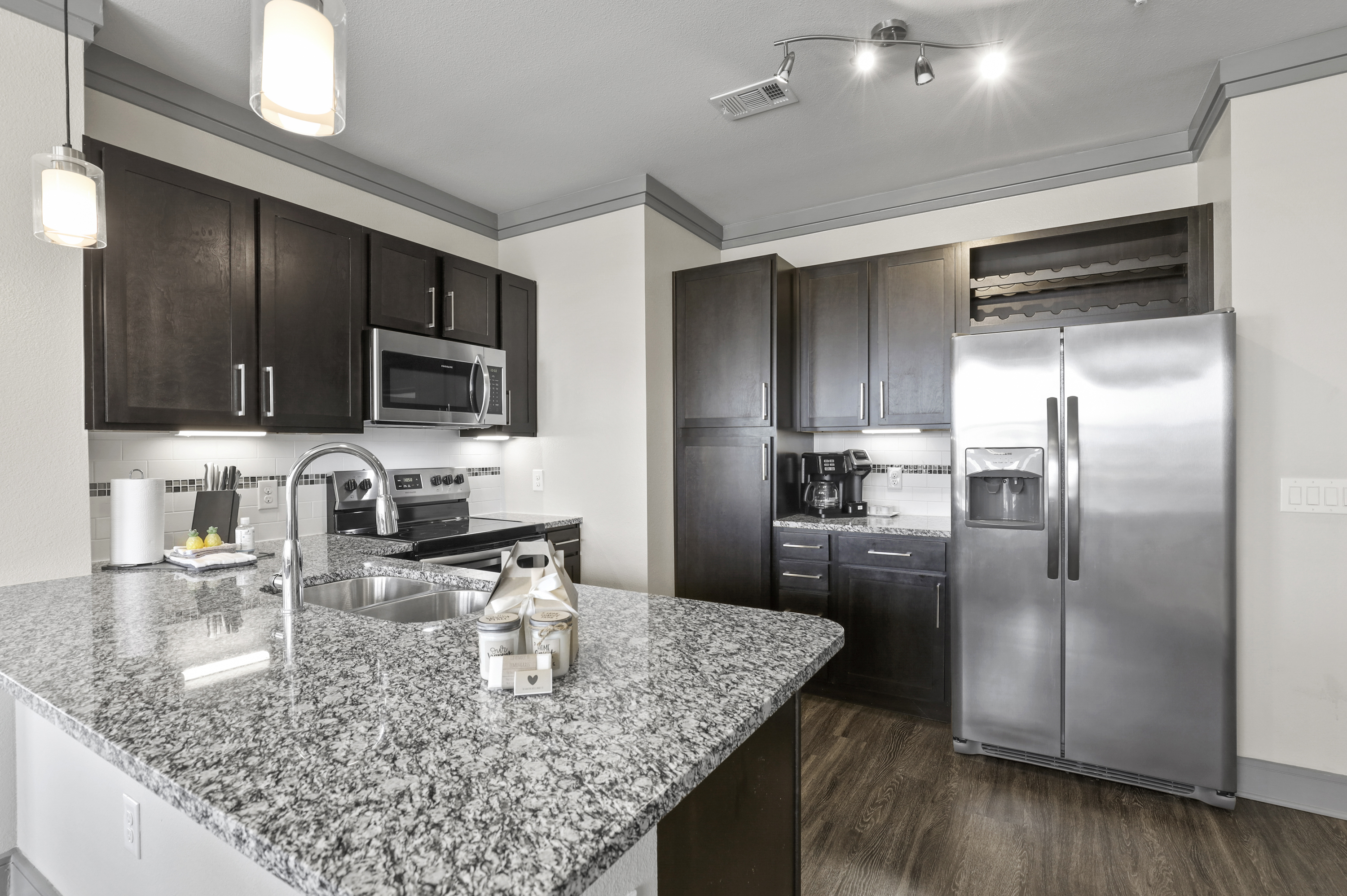 Deluxe Fully Furnished Apartments
