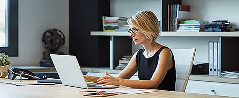 Control contracts | benefits of DocuWare for sales and marketing