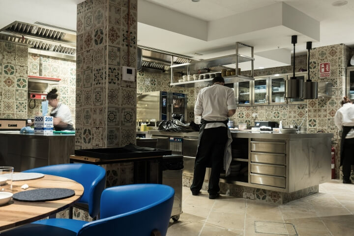Amelia-restaurante-cocina-1-1