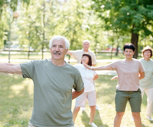 people qigong in park