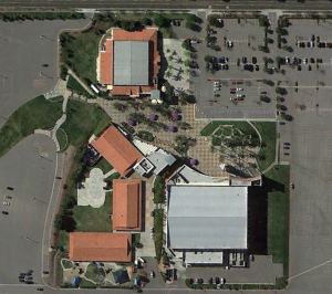 Crossroads Christian Church in Corona, CA with pedestrian friendly layout